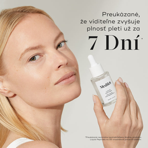 Žena drží fľaštičku séra Liquid Peptides, pričom text na pravej strane uvádza: „Preukázateľne viditeľne zvyšuje plnosť pleti už za 7 dní“, s poznámkou pod čiarou, že toto tvrdenia pochádza z nezávislej spotrebiteľskej štúdie.*-hover-15